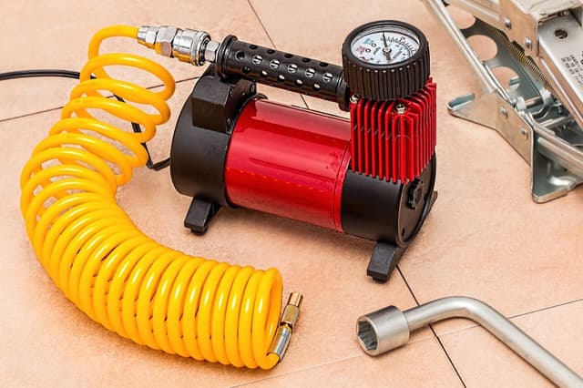 Sealant & inflator kit